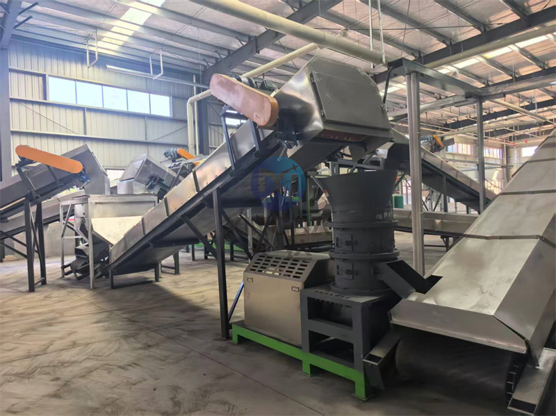 年产2万吨粉状有机肥设备安装现场