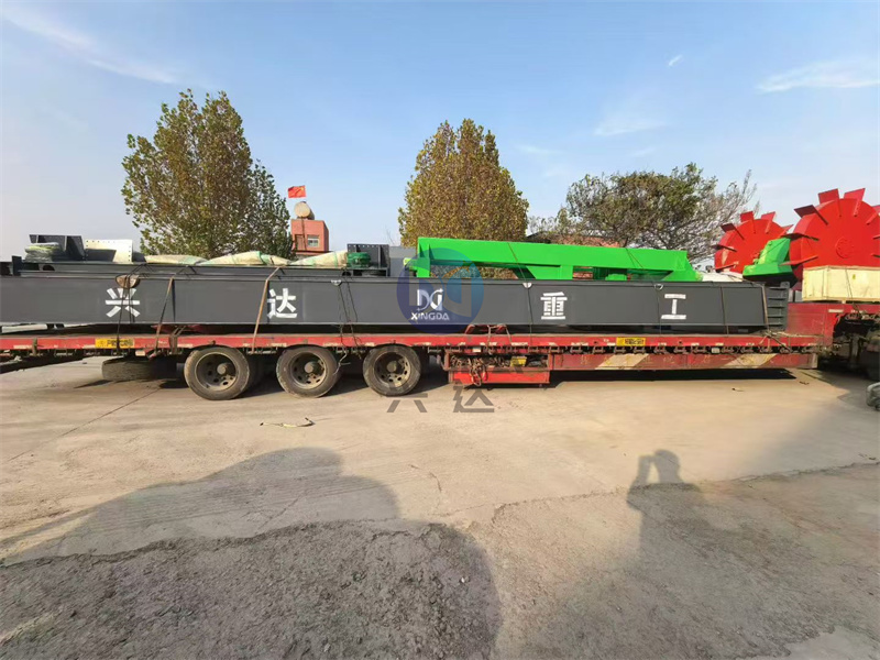 有机肥设备轮盘式翻抛机发货现场