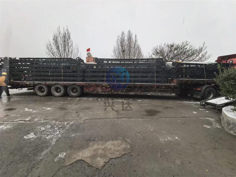 鹅粪有机肥生产线发货现场