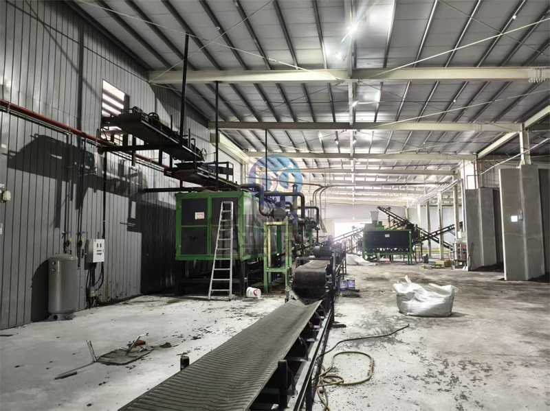 蘑菇渣有机肥生产线安装现场