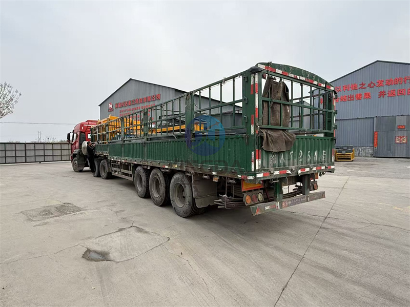 有机肥发酵设备卧式发酵罐发货现场